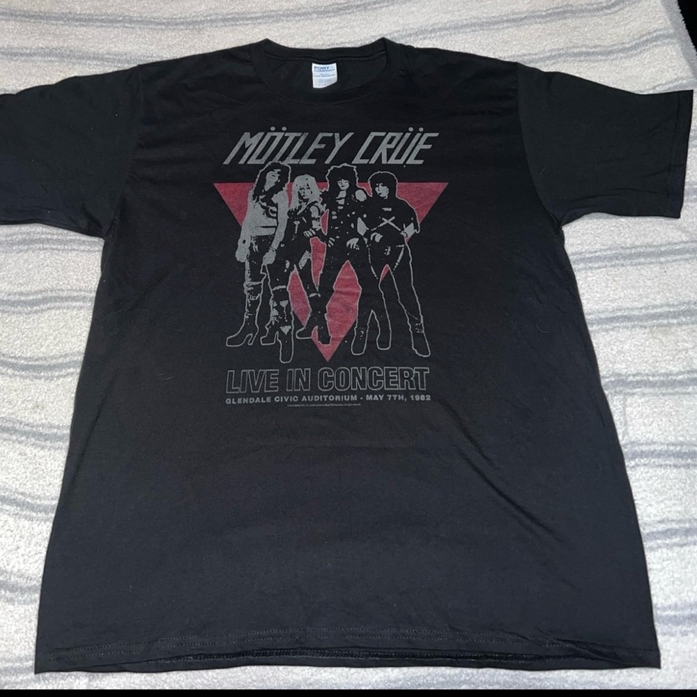 Mötley Crüe T-Shirt size Large